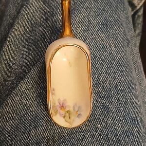Floral Gold and White Pendant